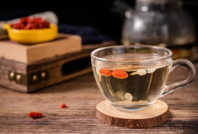 保温杯泡枸杞?小心硫磺熏过的毒枸杞